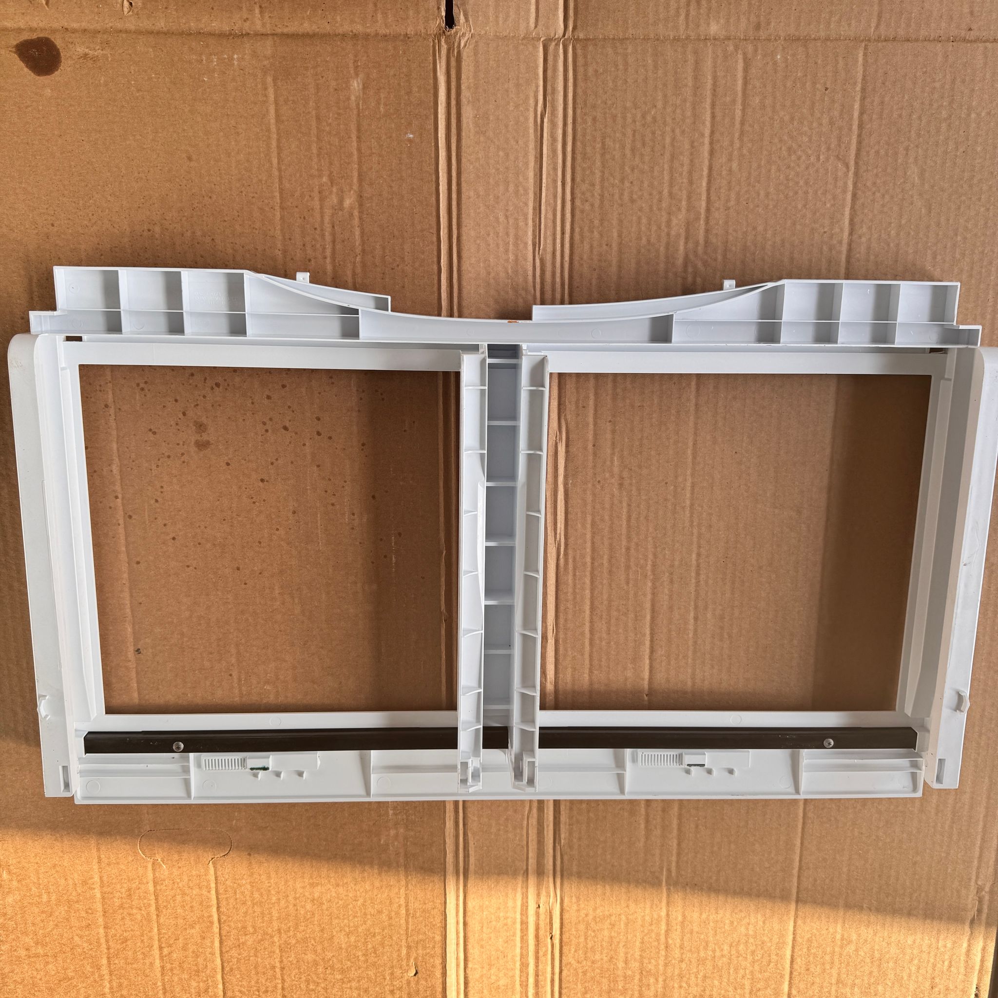 Samsung Refrigerator Crisper Drawer Cover Frame DA97-08511B Samsung Refrigerator Crisper Drawer Cover Frame DA97-08511B